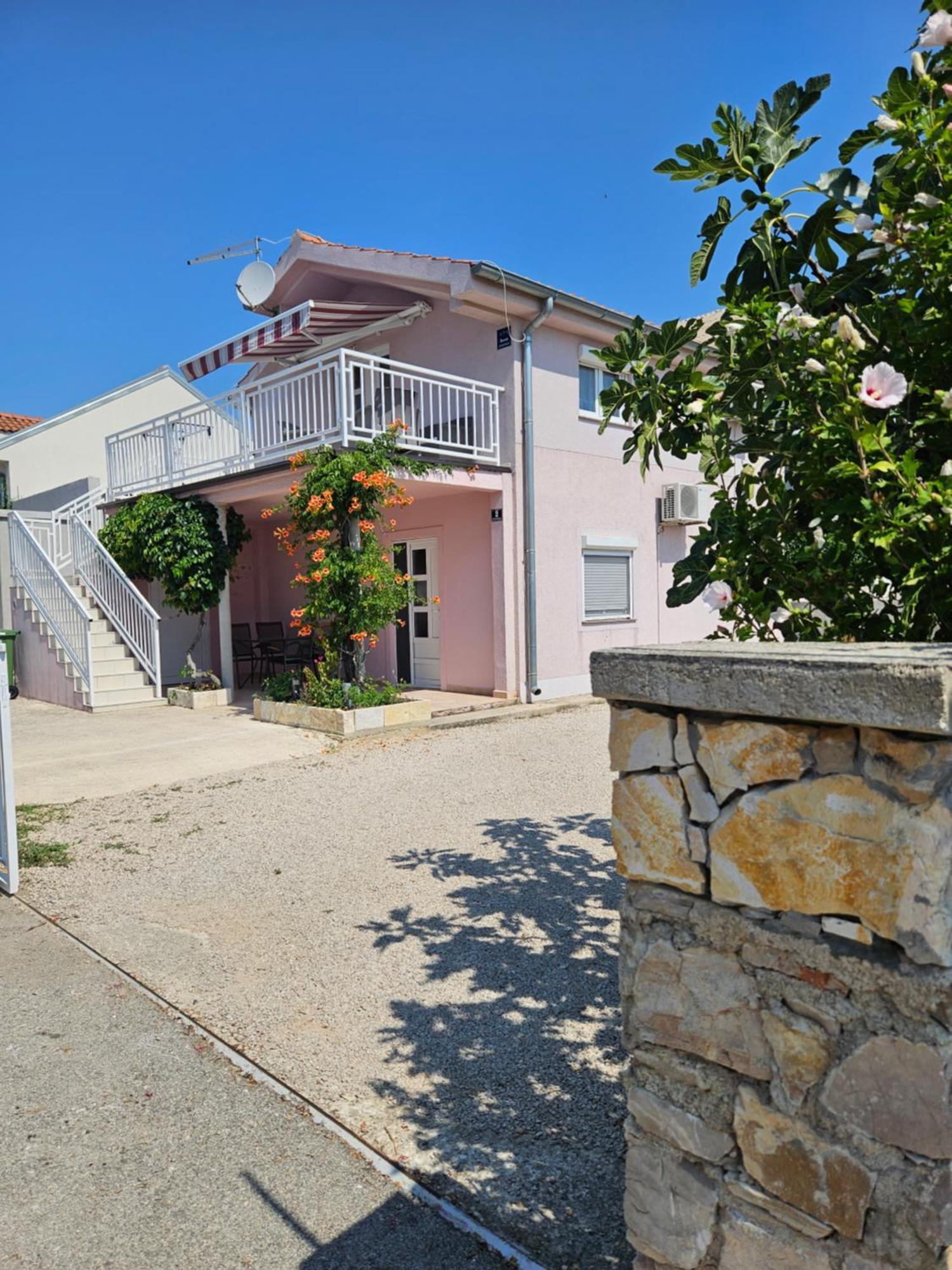 Apartment Vip Pirovac Exterior foto